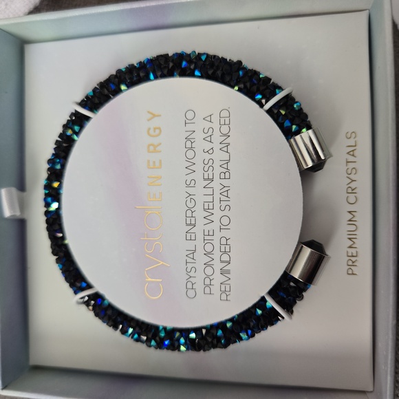 Geniune (Mermaid)Crystal Bracelet I Energy, Promote Wellness & Bal. (Blue/Green) - Picture 5 of 5